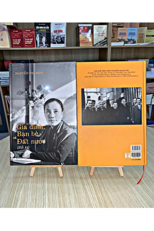 Gia đình, bạn bè và đất nước (Hồi ký)